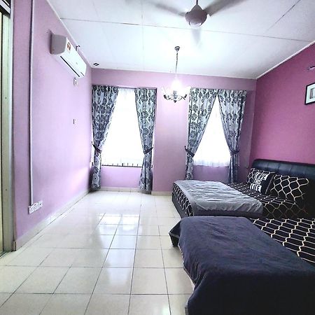 E&A Homestay Klia/ Sepang/ Nilai 外观 照片
