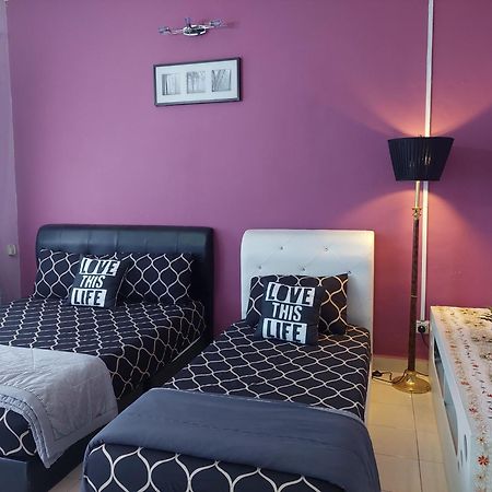 E&A Homestay Klia/ Sepang/ Nilai 外观 照片