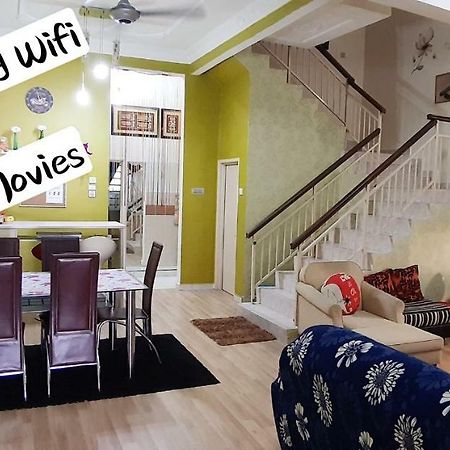 E&A Homestay Klia/ Sepang/ Nilai 外观 照片