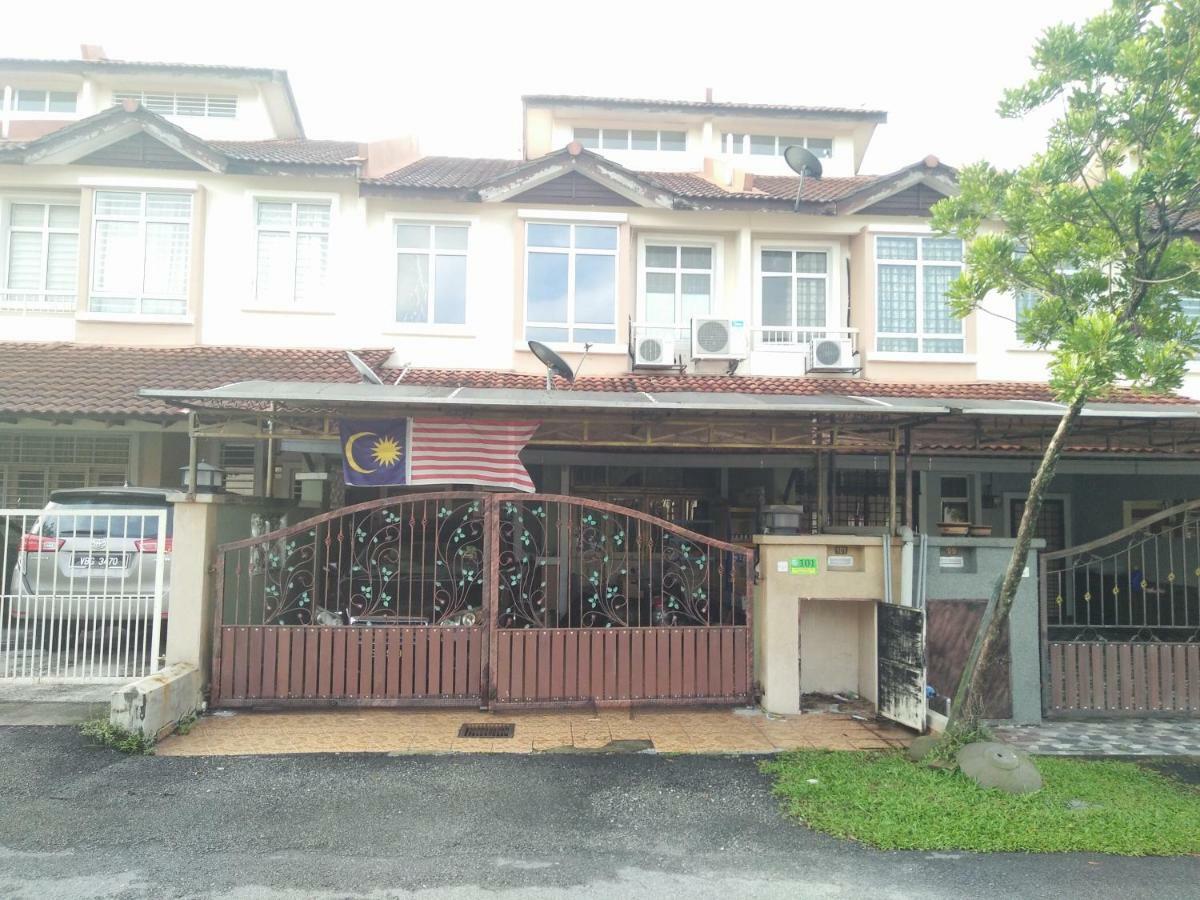 E&A Homestay Klia/ Sepang/ Nilai 外观 照片