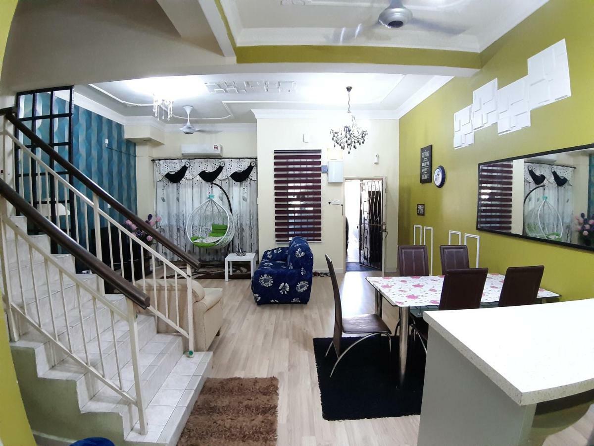 E&A Homestay Klia/ Sepang/ Nilai 外观 照片